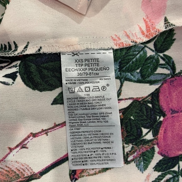 Banana Republic Sleeveless Floral Button Up - Picture 7 of 7